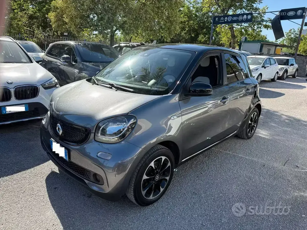 Usata Smart ForFour 71 CV (52 kW) 2016 Grigio Utilitaria