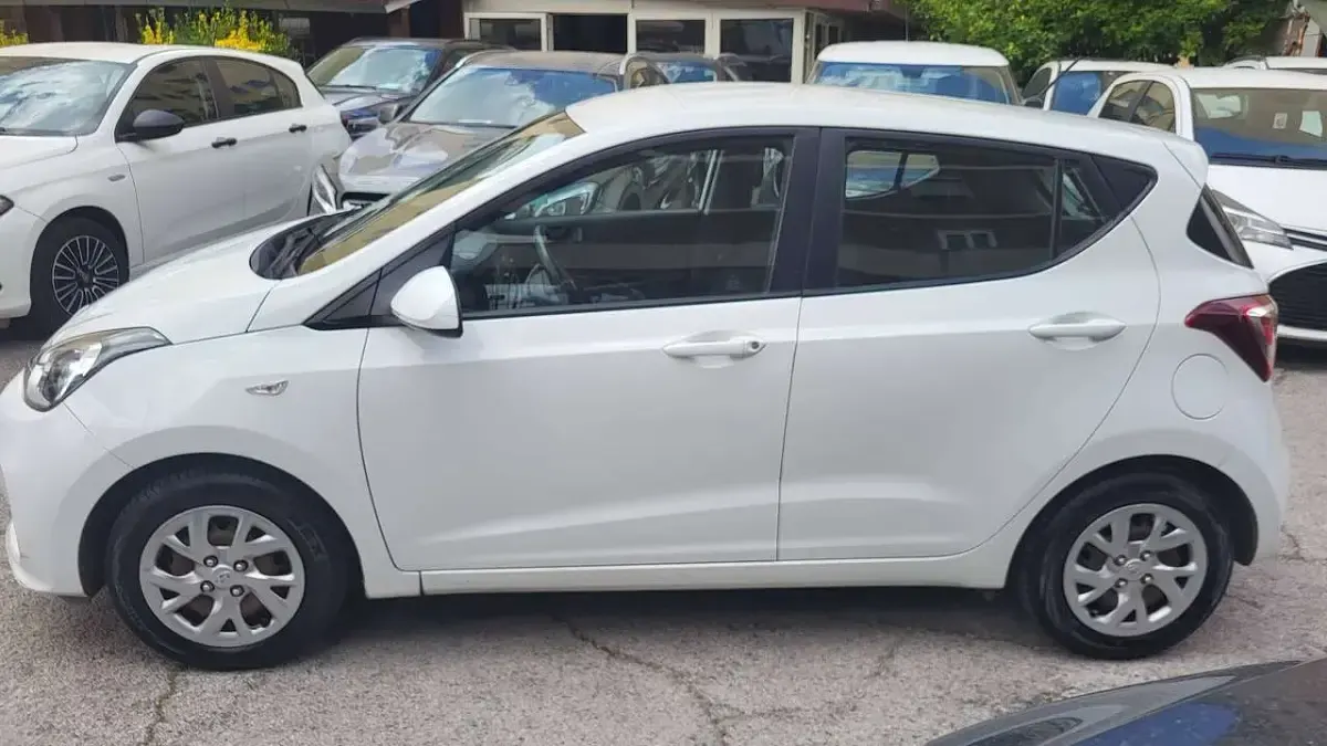 Usata Hyundai i10 Comfort 67 CV (49 kW) 2017 Bianco Utilitaria