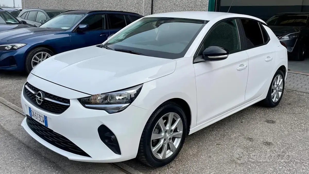 Usata Opel Corsa Elegance 75 CV (55 kW) 2023 Bianco Utilitaria
