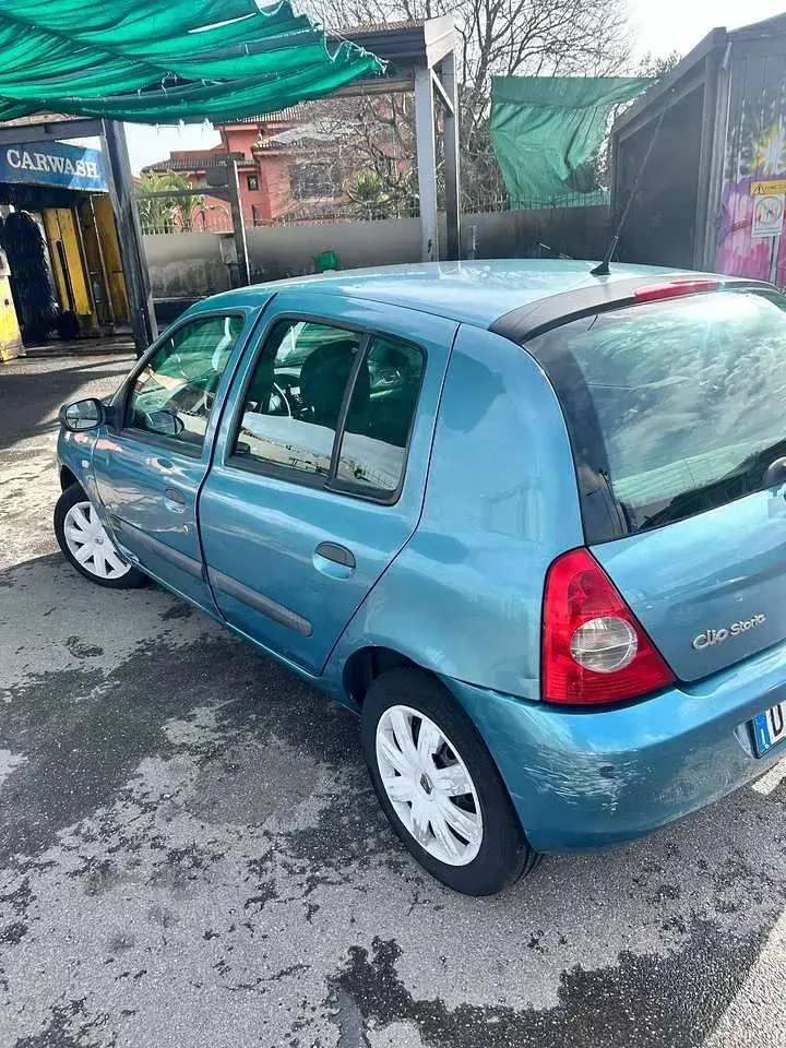 Usata Renault Clio II 58 CV (42 kW) 2007 Verde Berlina