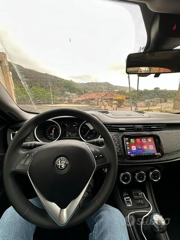 Bianco Usata 2018 Alfa Romeo Giulietta Due volumi | 12.000 € (Ottimo prezzo) - Immagine 1/4