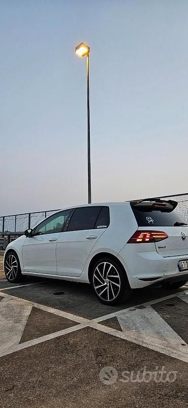 Usata VW Golf VII 125 CV (91 kW) 2013 Bianco