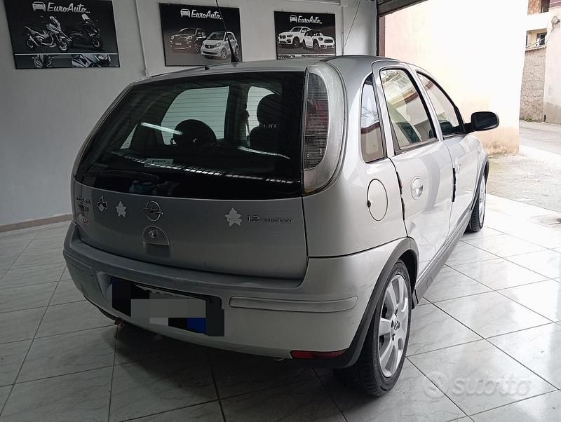 Usata Opel Corsa 80 CV (58 kW) 2006 Grigio Berlina