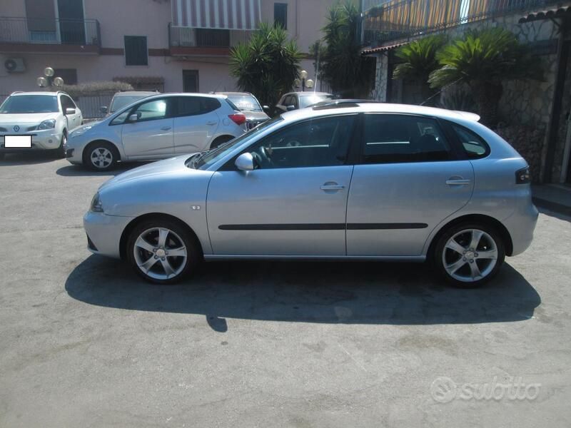 Usata Seat Ibiza 80 CV (58 kW) 2008 Argento Berlina