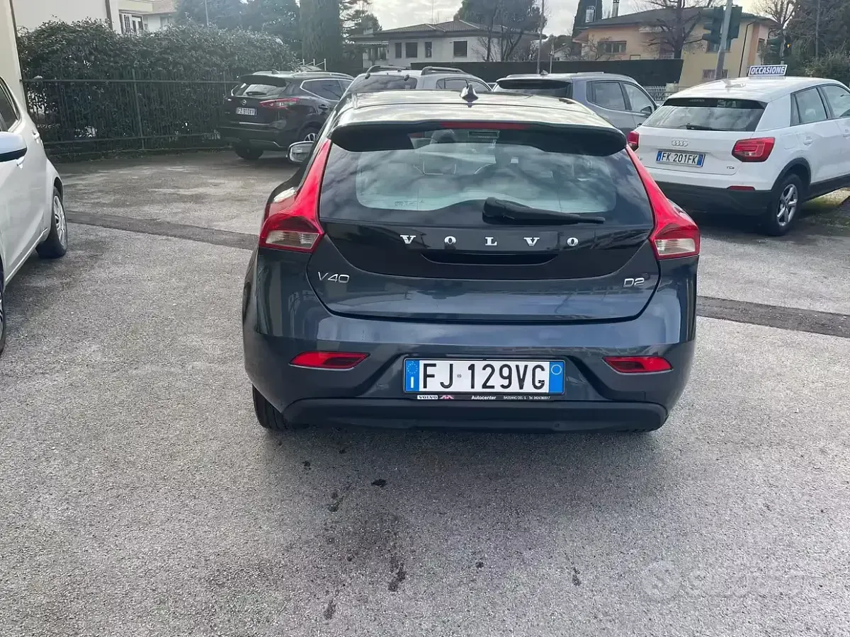 Brugt Volvo V40 Business Edition 120 HK (88 kW) 2017 Grå Sedan