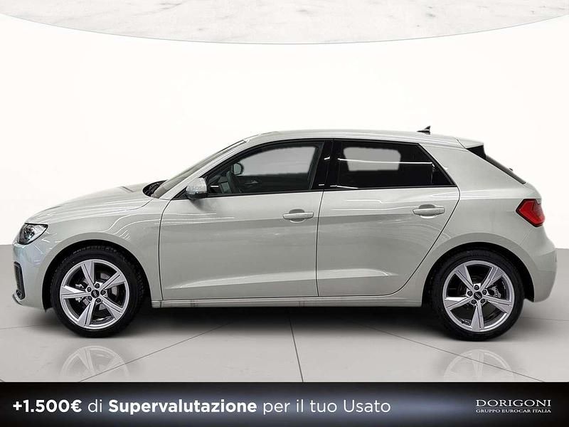 Usata Audi A1 Sportback Business 116 CV (85 kW) 2025 N8 argento cavo metallizzato Utilitaria