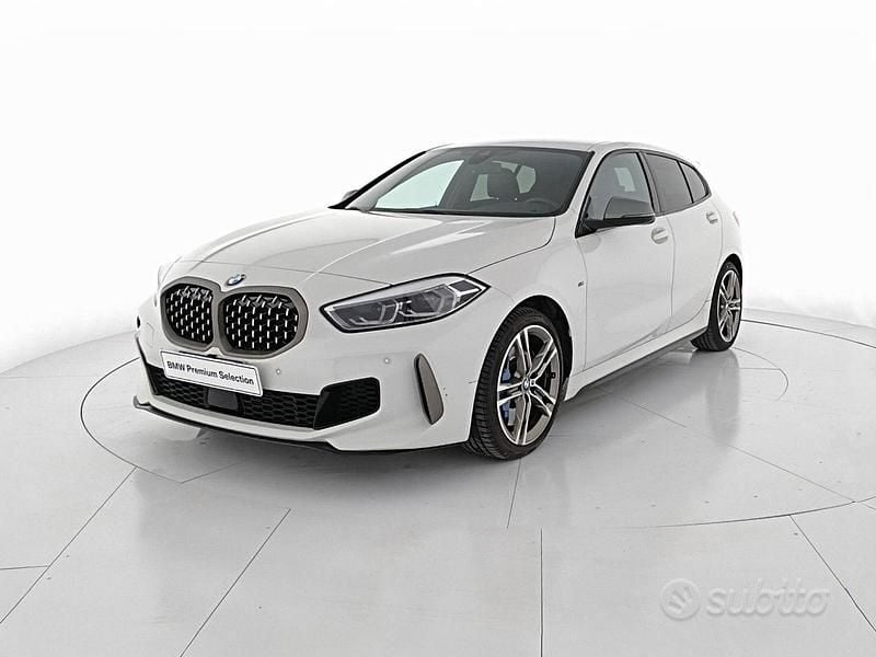 Usata BMW M135 Shadowline 306 CV (225 kW) 2021 Alpin white Utilitaria