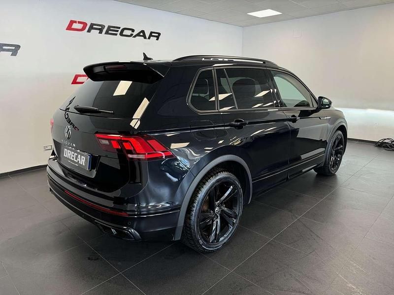 Usata VW Tiguan R-line 150 CV (110 kW) 2022 Nero SUV