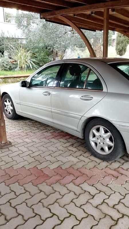 Usata Mercedes C220 Avantgarde 143 CV (105 kW) 2001 Berlina