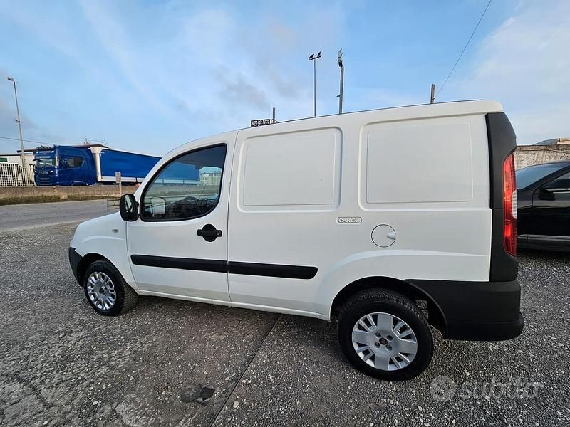 Usata Fiat Doblò 75 CV (55 kW) 2007 Bianco Monovolume