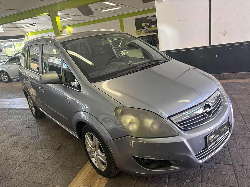 Usata Opel Zafira Cosmo 125 CV (91 kW) 2011 Argento Monovolume