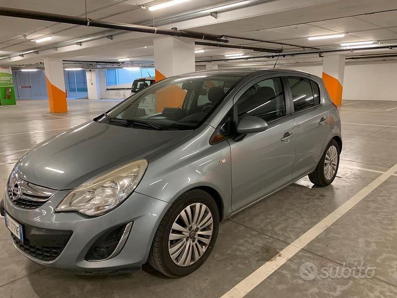 Usata 2011 Opel Corsa Due volumi | 3500 € (Buon prezzo) - Immagine 1/4