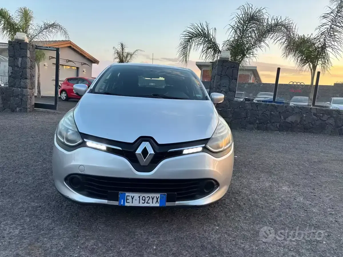 Usata Renault Clio IV 75 CV (55 kW) 2015 Grigio Berlina