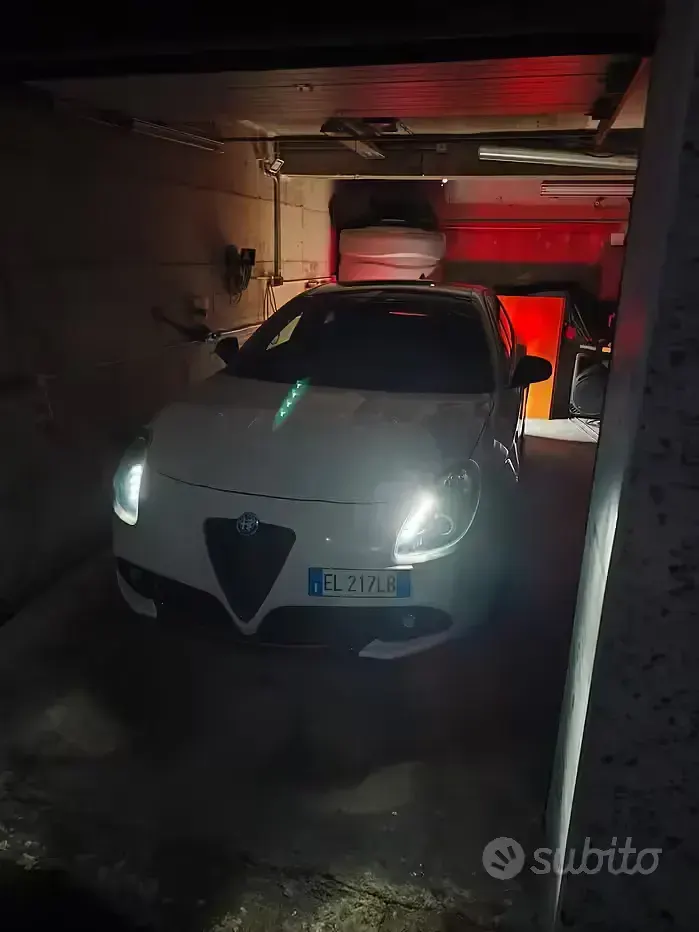 Usata Alfa Romeo Giulietta Quadrifoglio Verde 140 CV (102 kW) 2012 Bianco Utilitaria