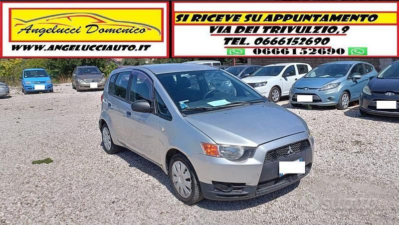 Usata Mitsubishi Colt 74 CV (54 kW) 2009 Grigio Utilitaria