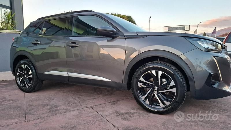 Usata Peugeot 2008 Allure 131 CV (96 kW) 2021 Grigio SUV