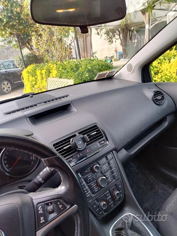 Usata Opel Meriva 120 CV (88 kW) 2013 Nero Monovolume