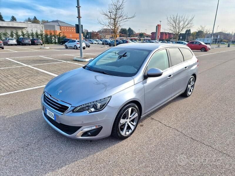 Grigio Usata 2017 Peugeot 308 GT-line Station wagon | 6450 € (Buon prezzo) - Immagine 1/4