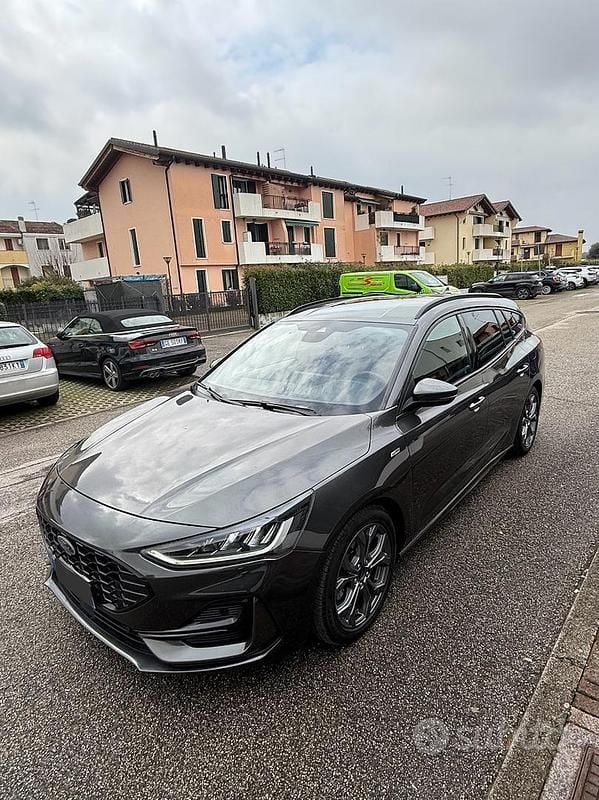 Grigio Usata 2022 Ford Focus ST-Line Station wagon | 15.300 € (Ottimo prezzo) - Immagine 1/4