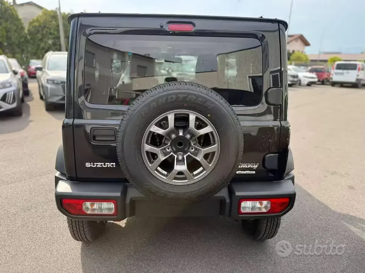 Nuova Suzuki Jimny 102 CV (75 kW) 2025 Grigio SUV