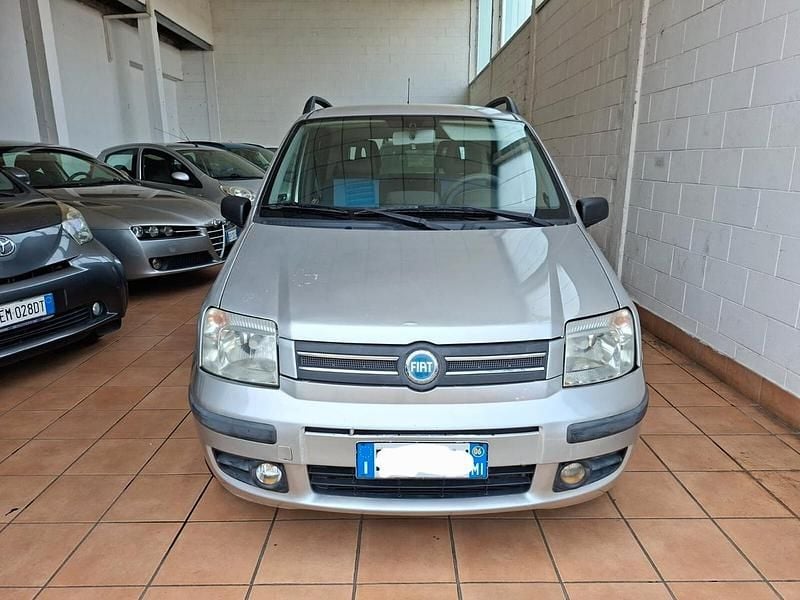 Argento Usata 2006 Fiat Panda Dynamic Tre volumi | 2990 € (Buon prezzo) - Immagine 1/4
