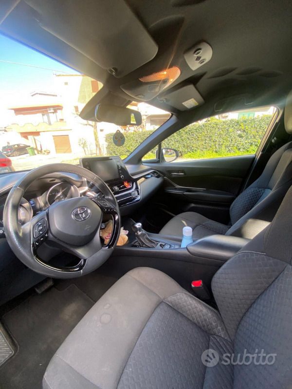 Usata Toyota C-HR 98 CV (72 kW) 2021 Bianco SUV