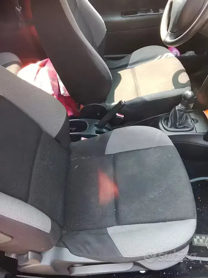 Usata Peugeot 207 68 CV (50 kW) 2007 Nero Utilitaria