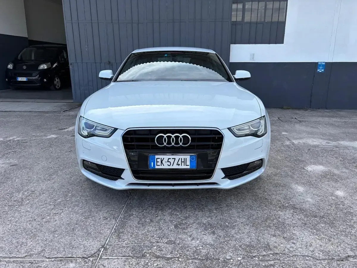 Usata Audi A5 Ambiente 177 CV (130 kW) 2012 Bianco Coupé