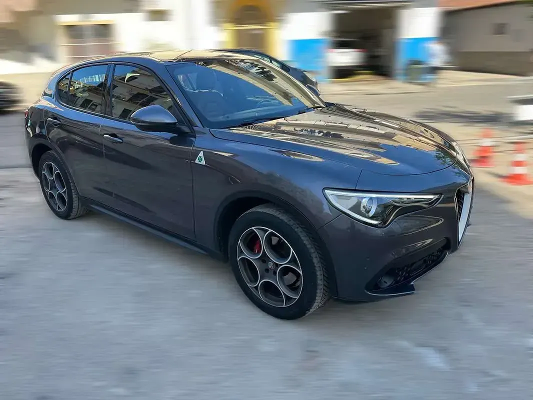 Usata Alfa Romeo Stelvio Veloce 209 CV (153 kW) 2017 SUV