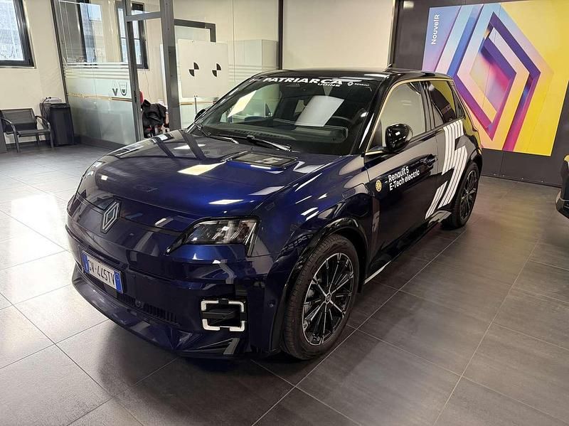 Other Usata 2024 Renault 5 E-Tech Iconic Berlina | 31.400 € (Buon prezzo) - Immagine 1/4