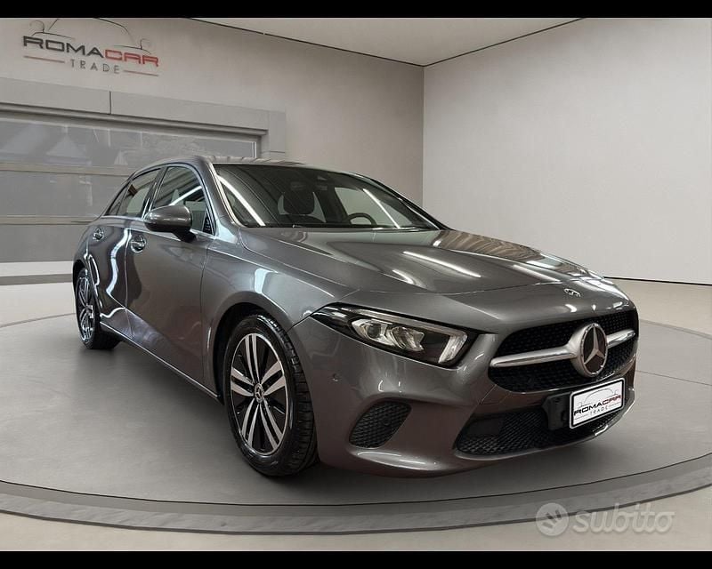 Usata Mercedes A180 Business 116 CV (85 kW) 2019 Grigio met Berlina
