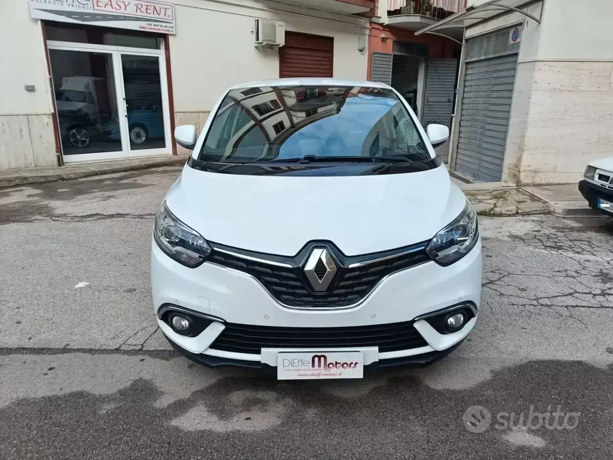 Usata Renault Scénic Intens 110 CV (80 kW) 2017 Bianco Monovolume