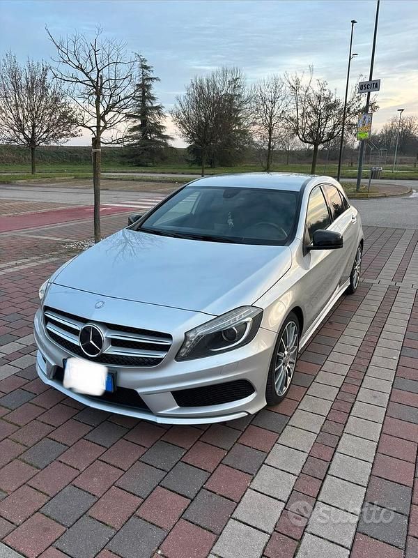 Usata Mercedes A180 Premium 2015 Grigio Berlina