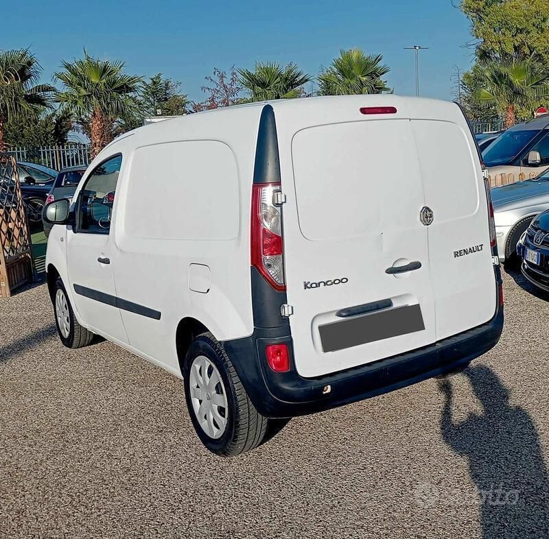Usata Renault Kangoo SE 75 CV (55 kW) 2025 Bianco Monovolume