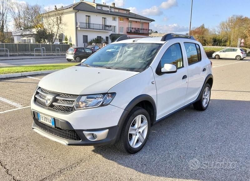 Usata Dacia Sandero Stepway 90 CV (66 kW) 2015 Bianco Berlina