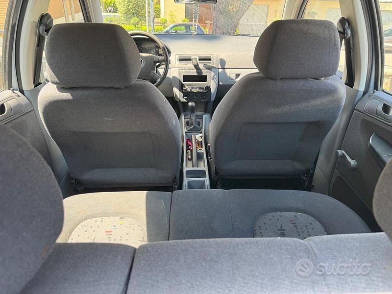 Usata Skoda Fabia 2002 Grigio Utilitaria