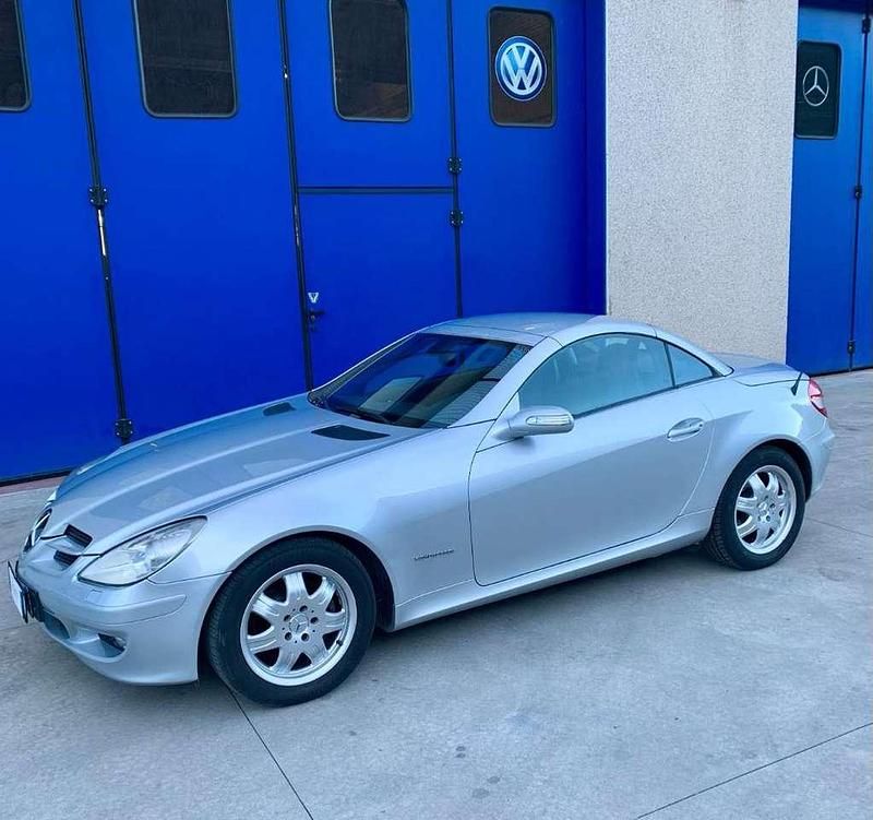 Usata Mercedes SLK200 163 CV (119 kW) 2005 Argento metallizzato Cabrio