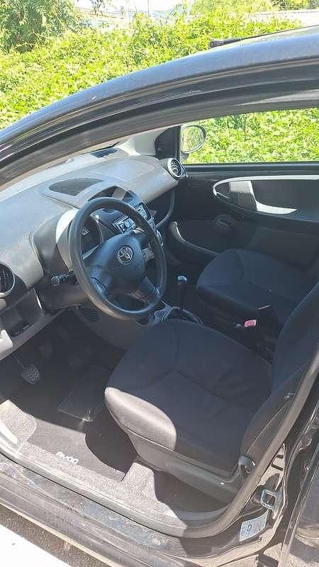 Usata 2010 Toyota Aygo Edition Due volumi | 2900 € (Buon prezzo) - Immagine 1/4