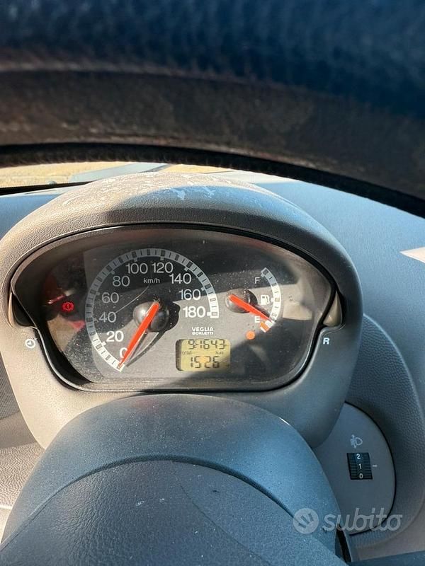 Usata Fiat 600 54 CV (39 kW) 2005 Rosso Utilitaria