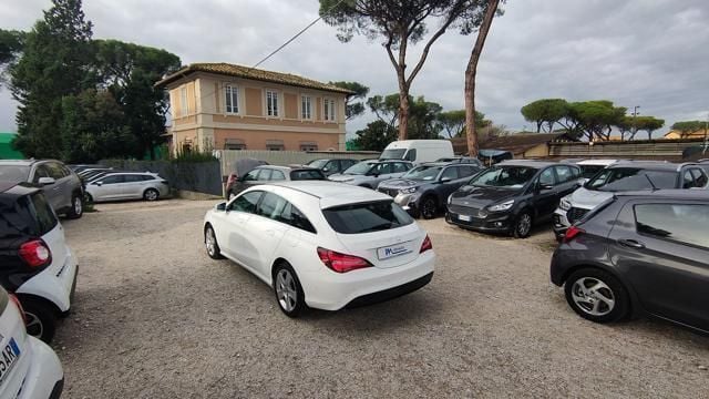 Bianco Usata 2018 Mercedes CLA180 Shooting Brake Station wagon | 20.900 € (Buon prezzo) - Immagine 1/4