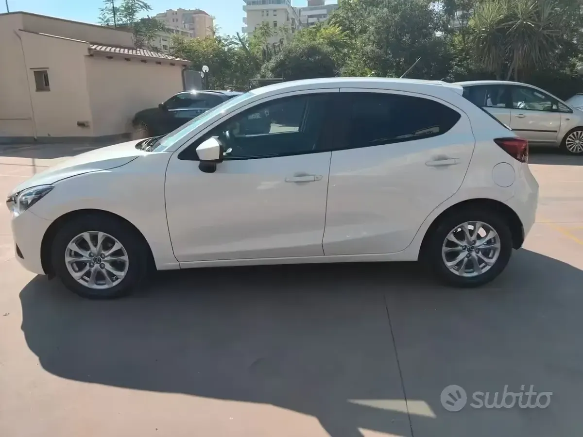 Usata Mazda 2 Exceed 105 CV (77 kW) 2017 Bianco Berlina