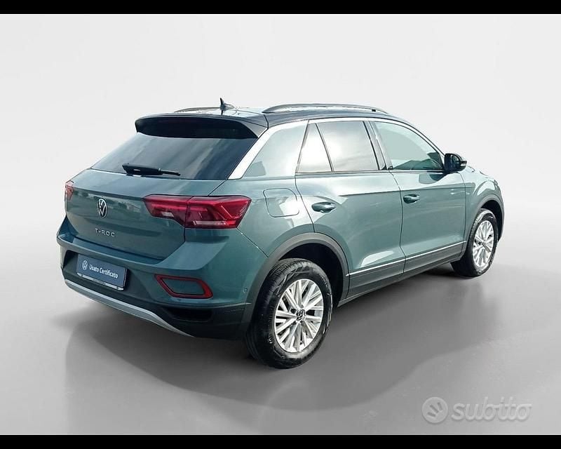 Usata VW T-Roc Life 110 CV (80 kW) 2023 Blu SUV