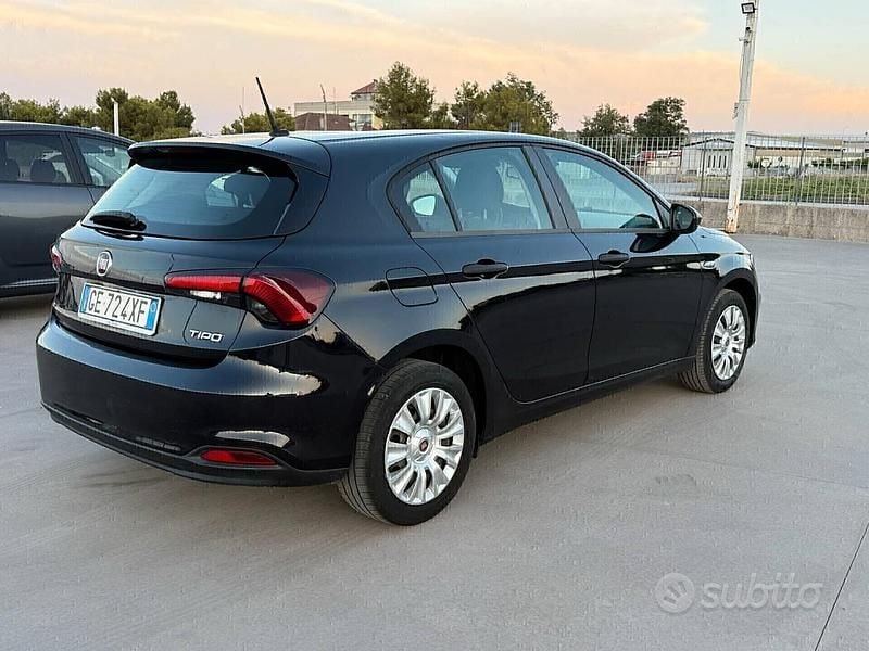 Usata Fiat Tipo Sport 100 CV (73 kW) 2021 Nero Berlina