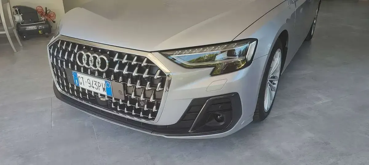 Usata Audi A8 Design 286 CV (210 kW) 2024 Argento Berlina