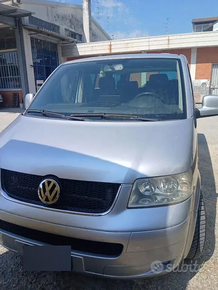 Usata VW Multivan 131 CV (96 kW) 2007 Grigio Monovolume