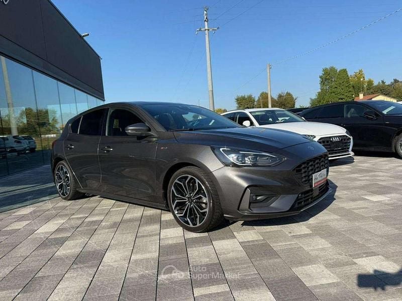 Usata Ford Focus ST-Line 120 CV (88 kW) 2021 Grigio Berlina