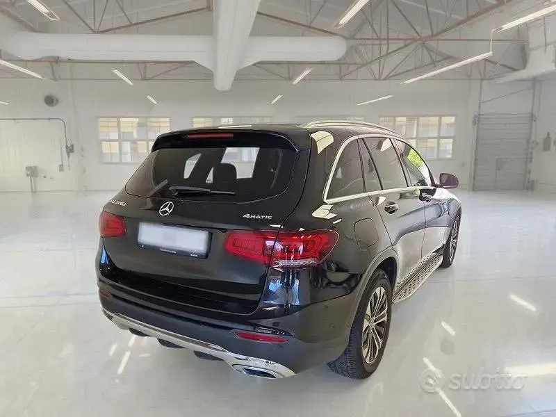 Usata Mercedes GLC220 Business 194 CV (142 kW) 2020 Nero SUV