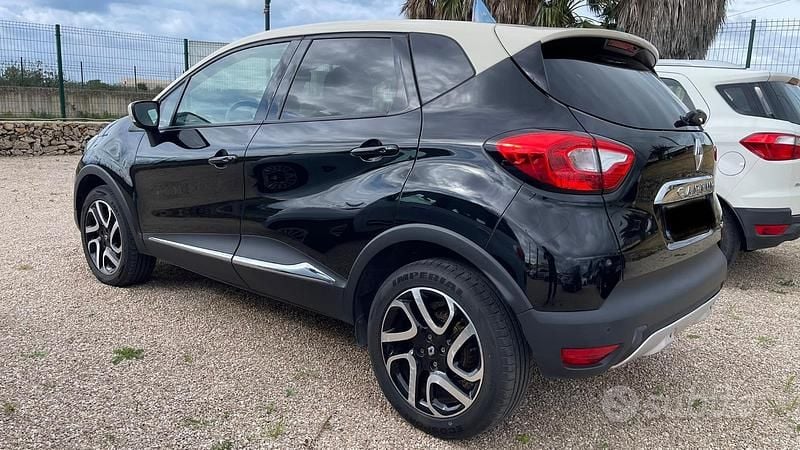 Usata Renault Captur Intens 90 CV (66 kW) 2016 Nero SUV