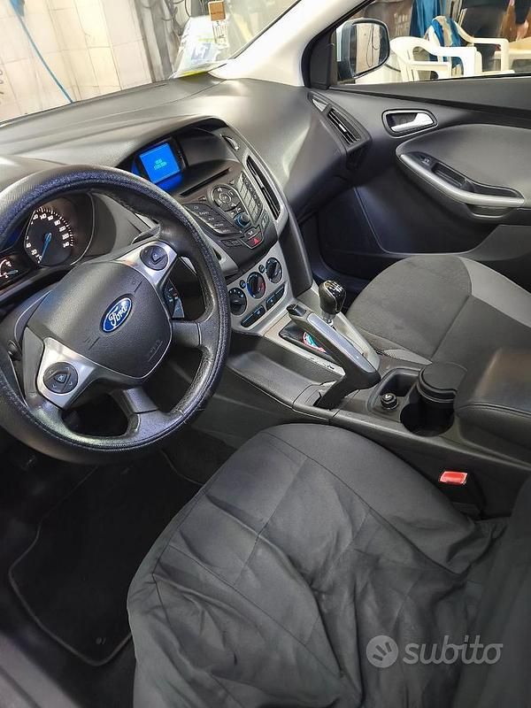 Usata Ford Focus 115 CV (84 kW) 2012 Grigio