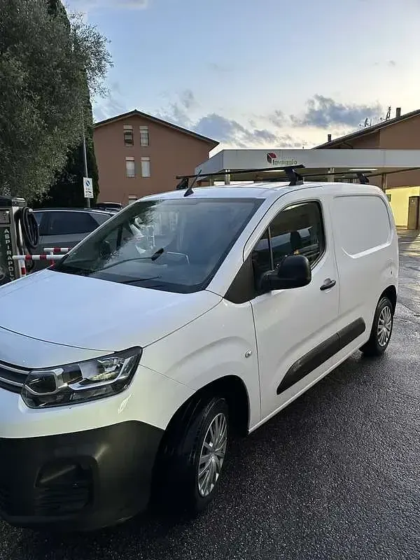 Usata Citroën Berlingo Shine 102 CV (75 kW) 2019 Monovolume